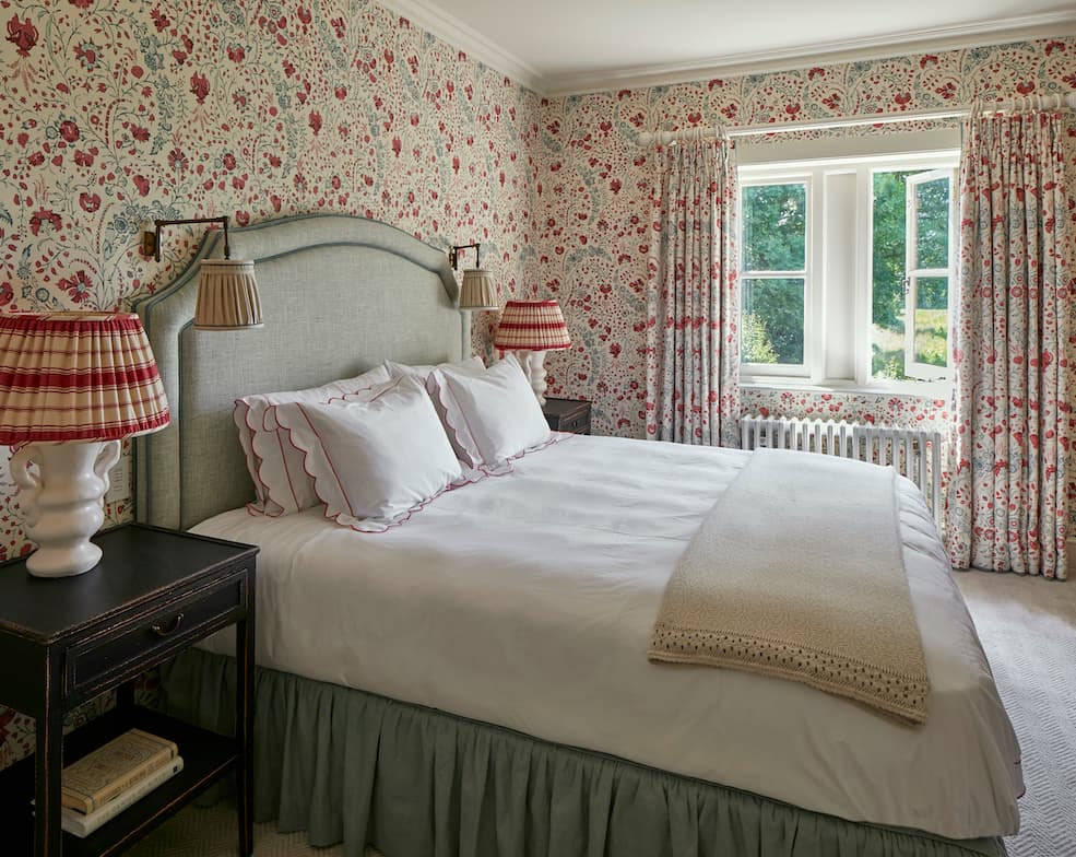 Beautiful Traditional Country English Decorated Bedrooms - Keepers Cottage