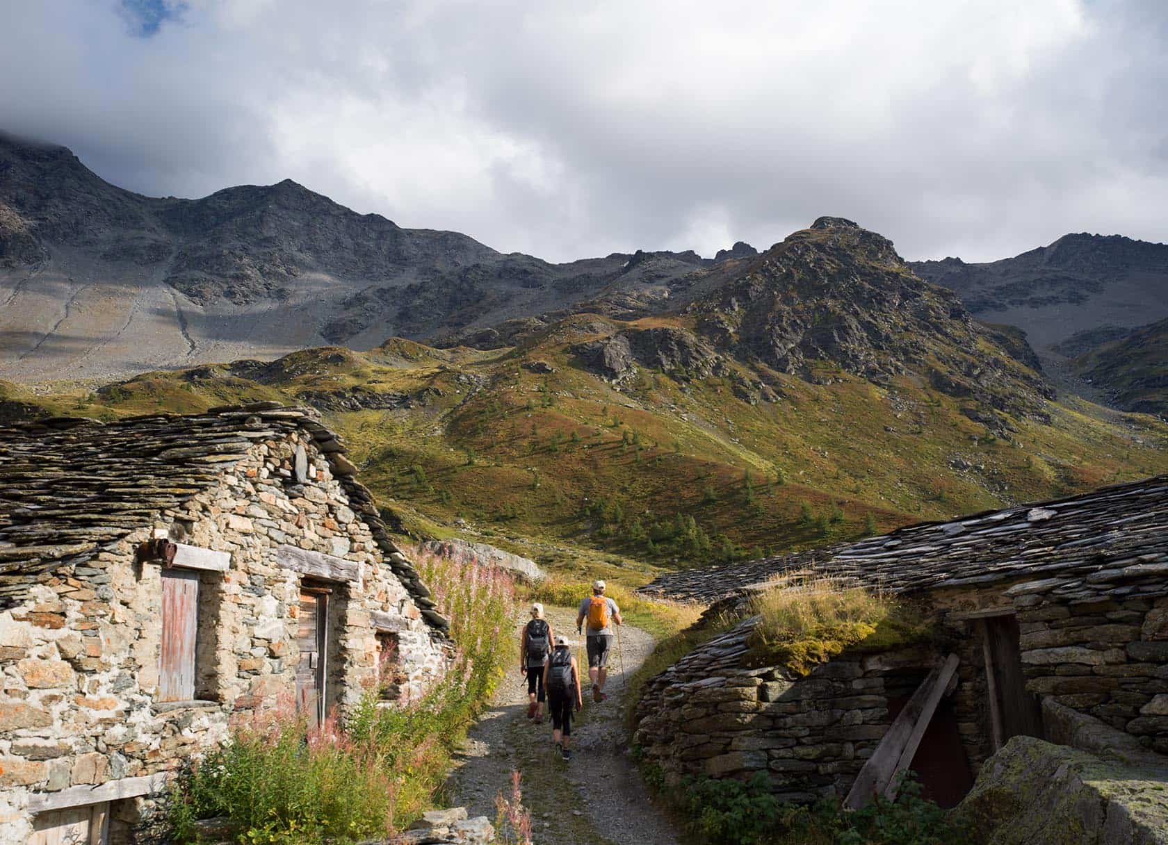 5 Best Hiking Trails in the French Alps
